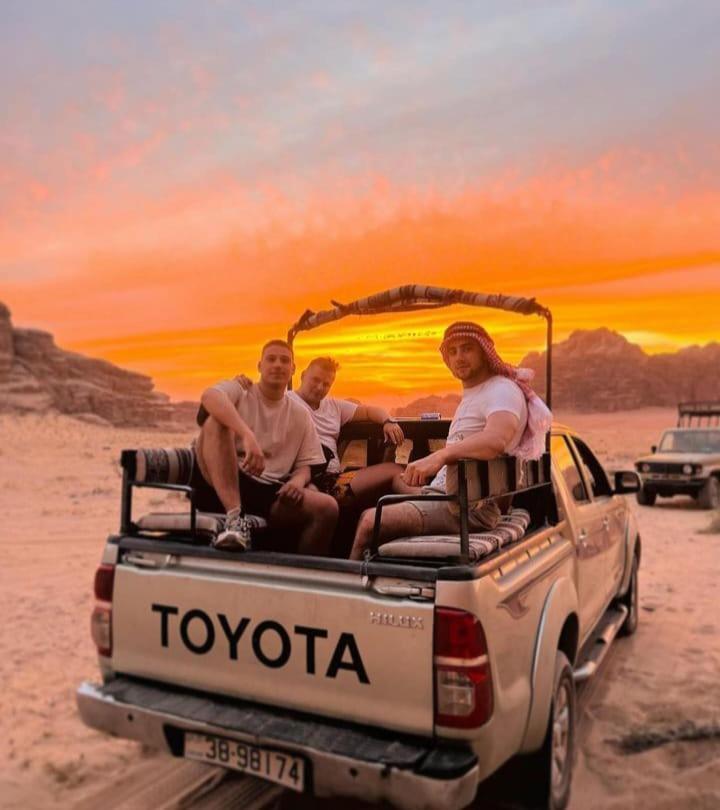 Апартаменти Saleem With Jeep Tour Ваді-Рам Екстер'єр фото